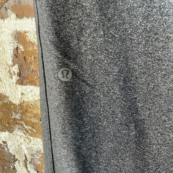 Lululemon Men's Dark Grey Kung Fu Sweatpants Size Medium - Picture 7 of 8